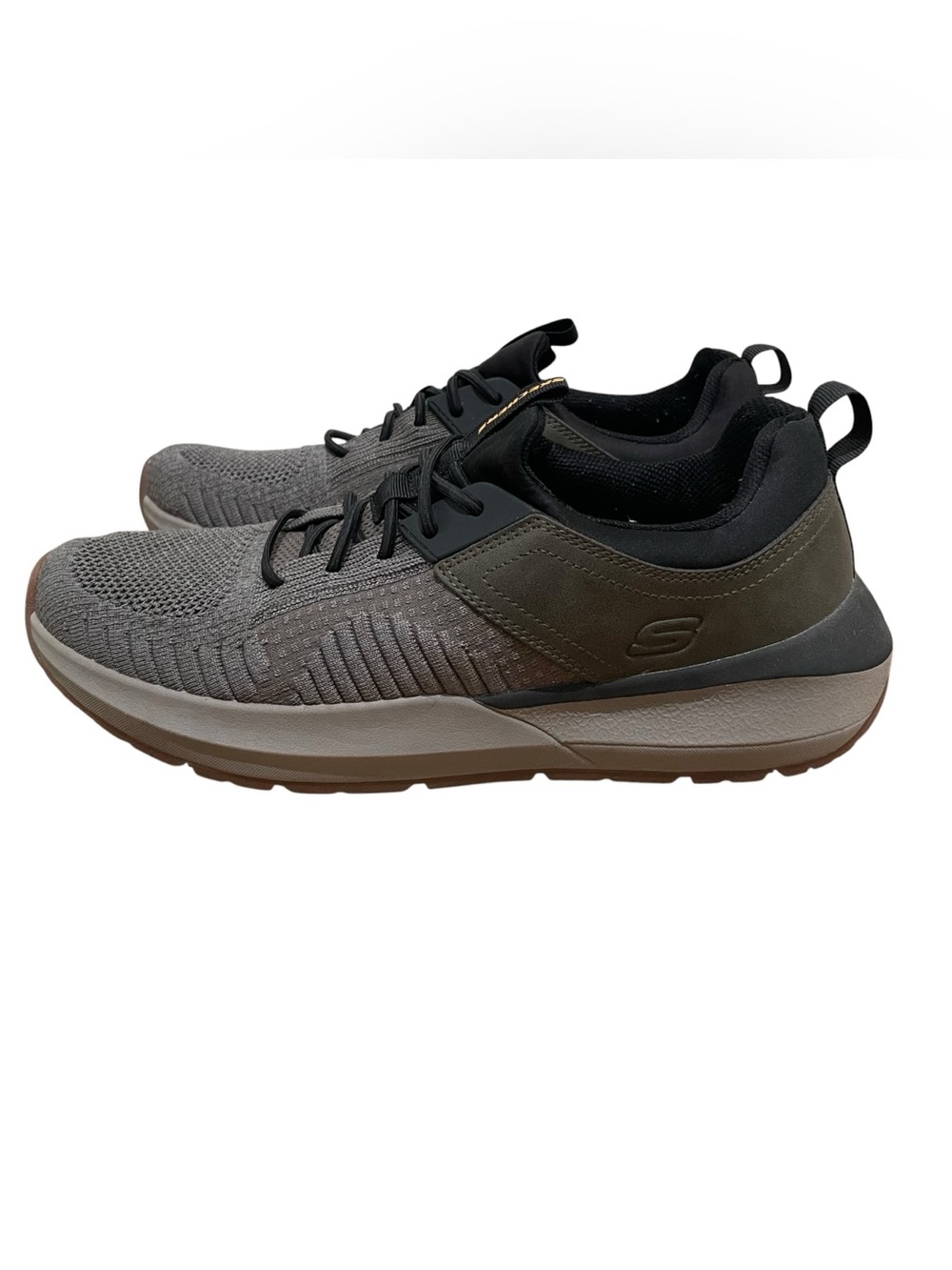 Skechers Classic Fit Air Cooled Memory Foam Gray Men’s Sneakers Size 11